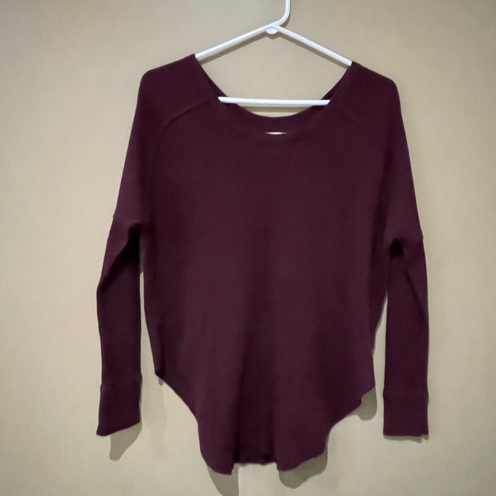 Aritzia Golden by TNA long sleeve top size XS